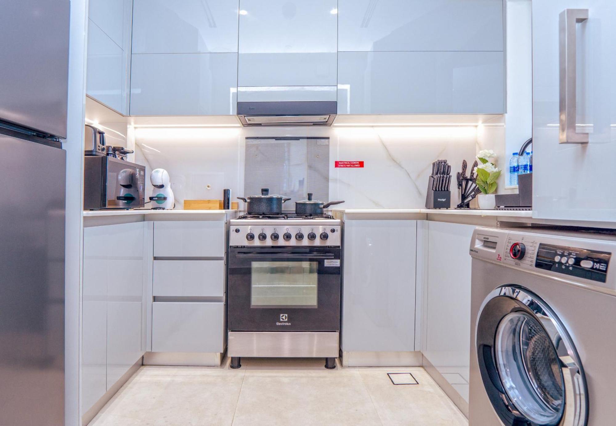 Easygo - Elegant 1bdr Al Jaddaf - Bcr813