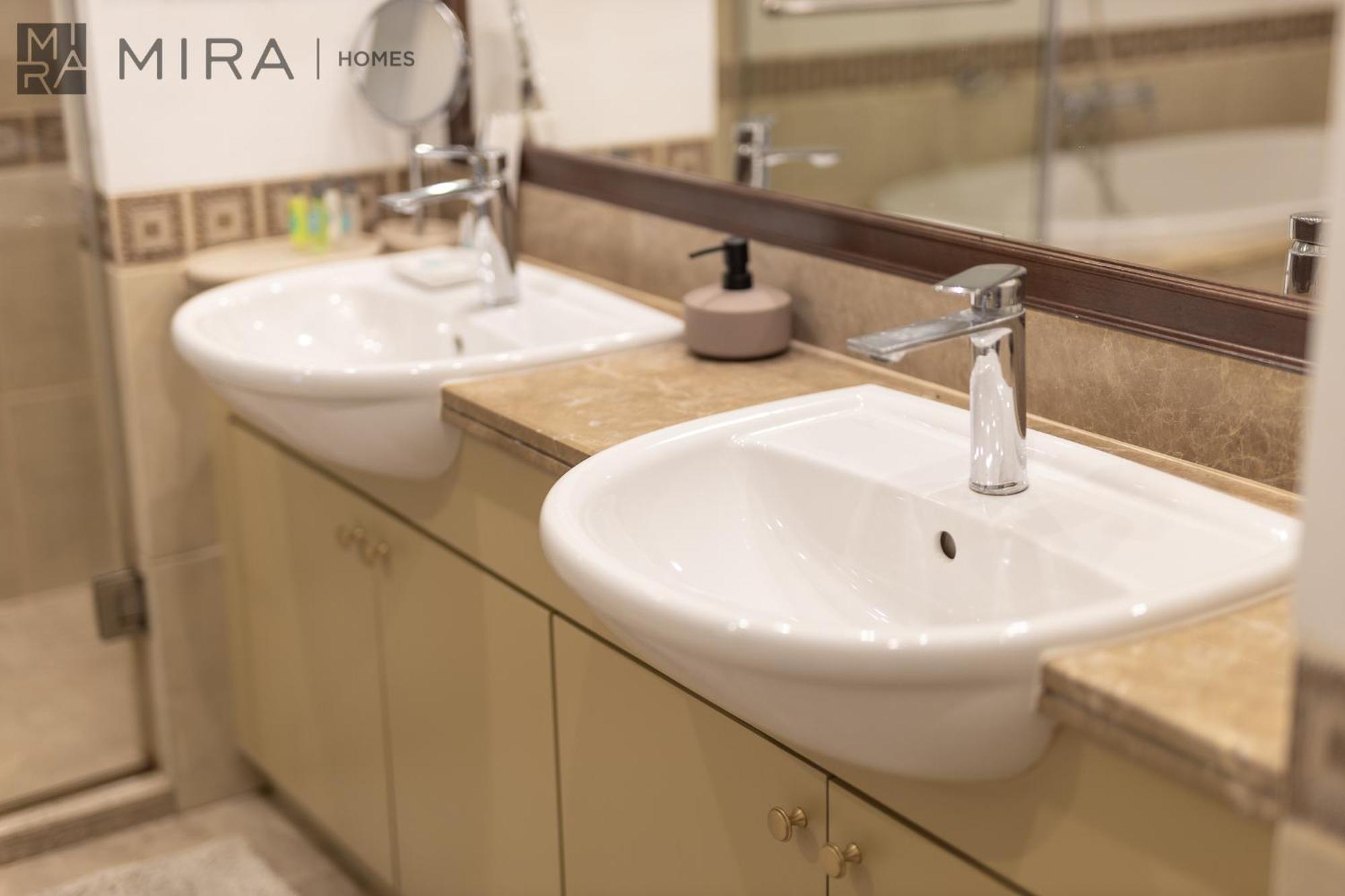 Apartment Mira Homes - Spacious 1 Bedroom In Fairmont