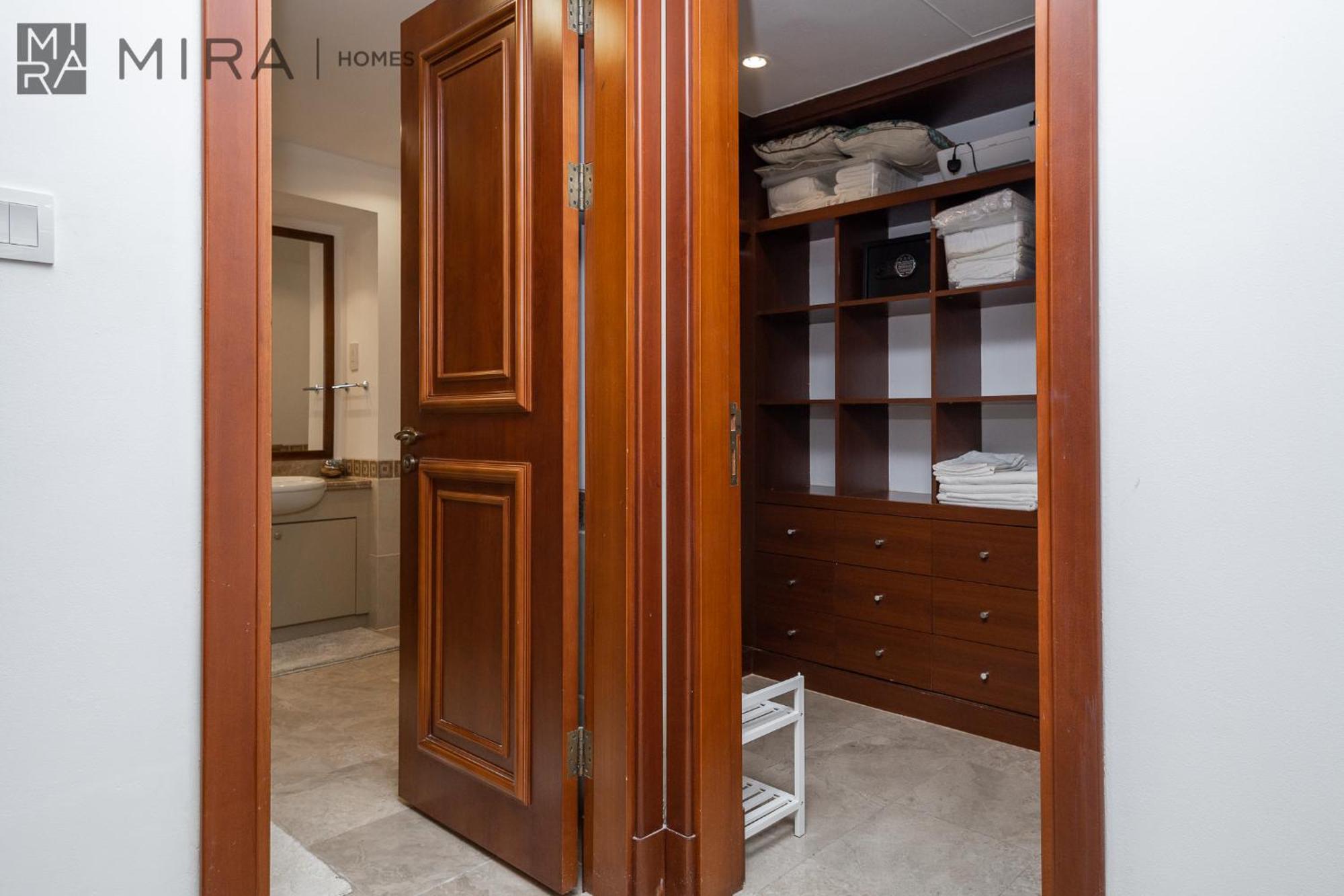 Mira Homes - Spacious 1 Bedroom In Fairmont Apartment *