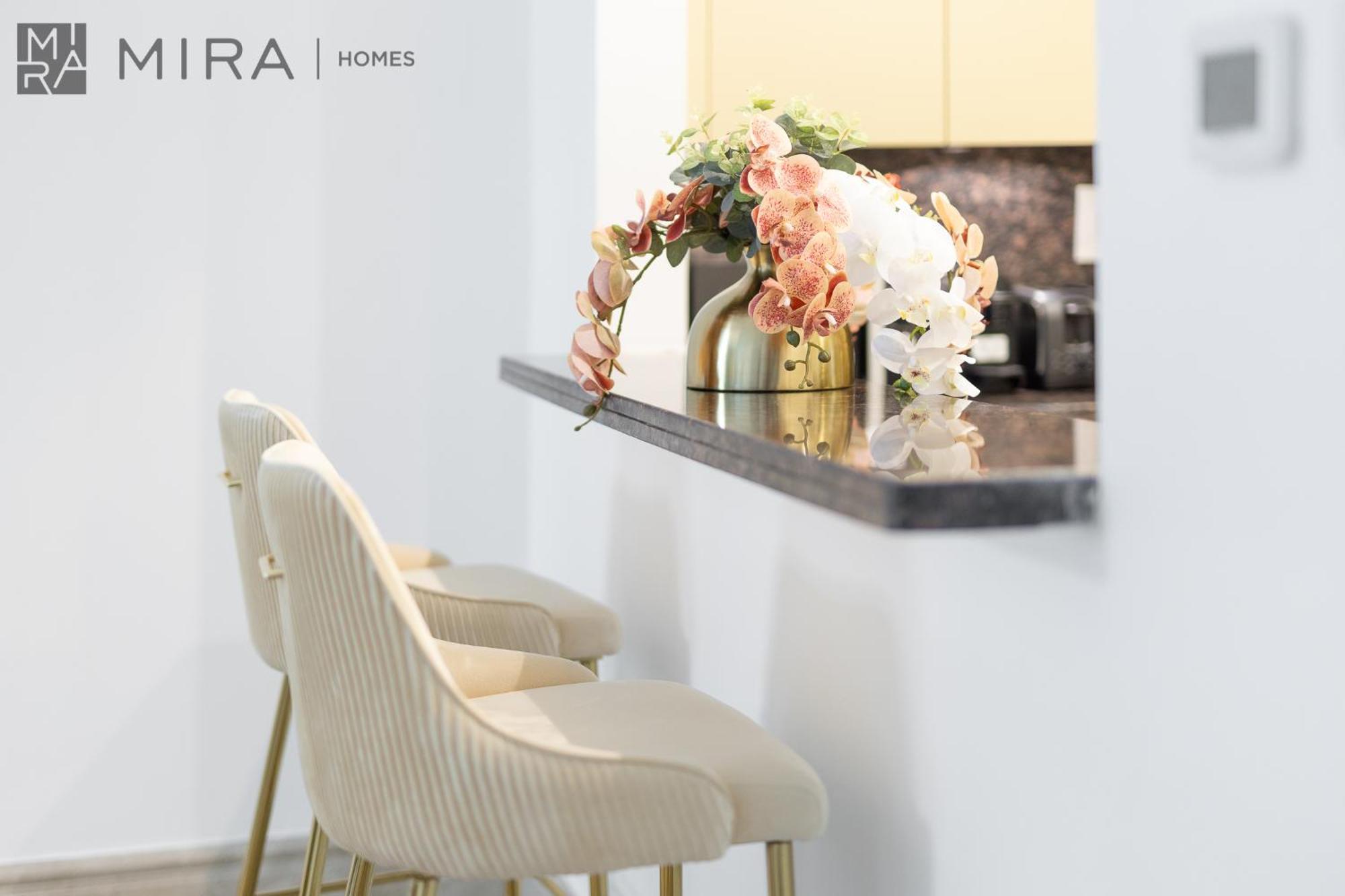 Mira Homes - Spacious 1 Bedroom In Fairmont Apartment