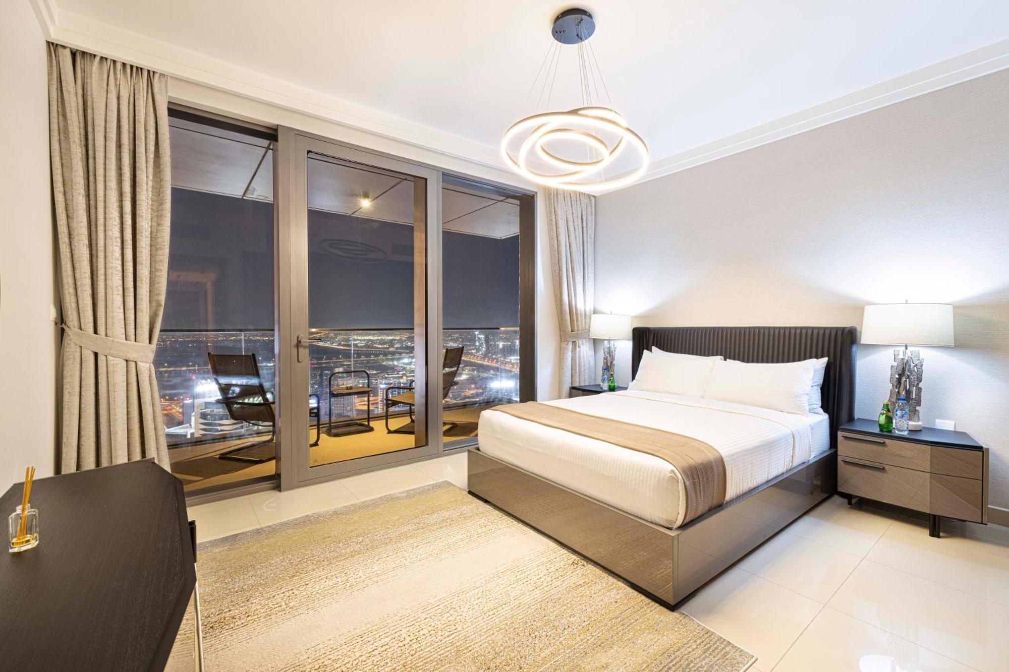 Apartment Full Burj Khalifa - 3 Bedroom + Maid In Downtown *