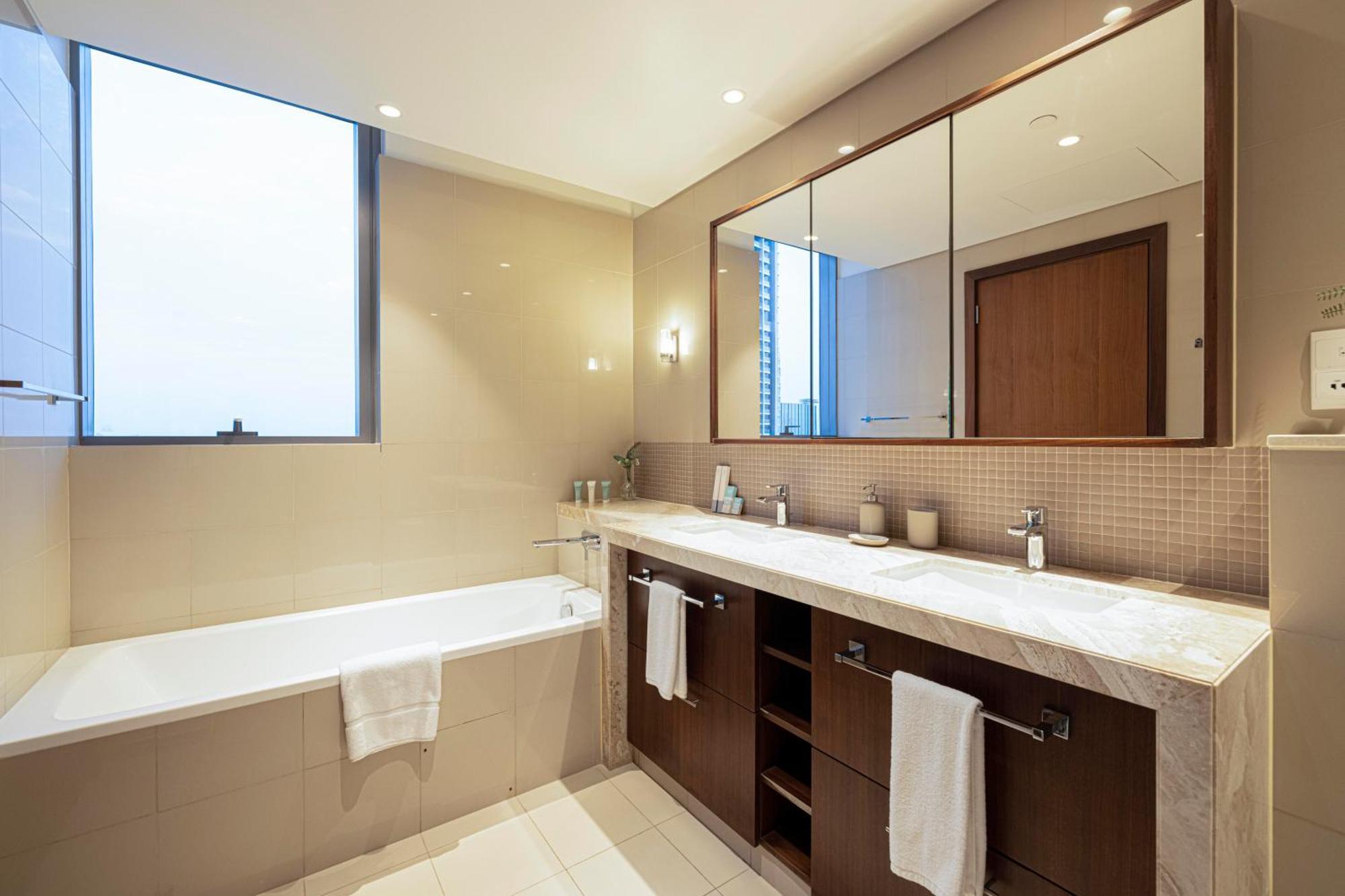 Full Burj Khalifa - 3 Bedroom + Maid In Downtown * Dubai