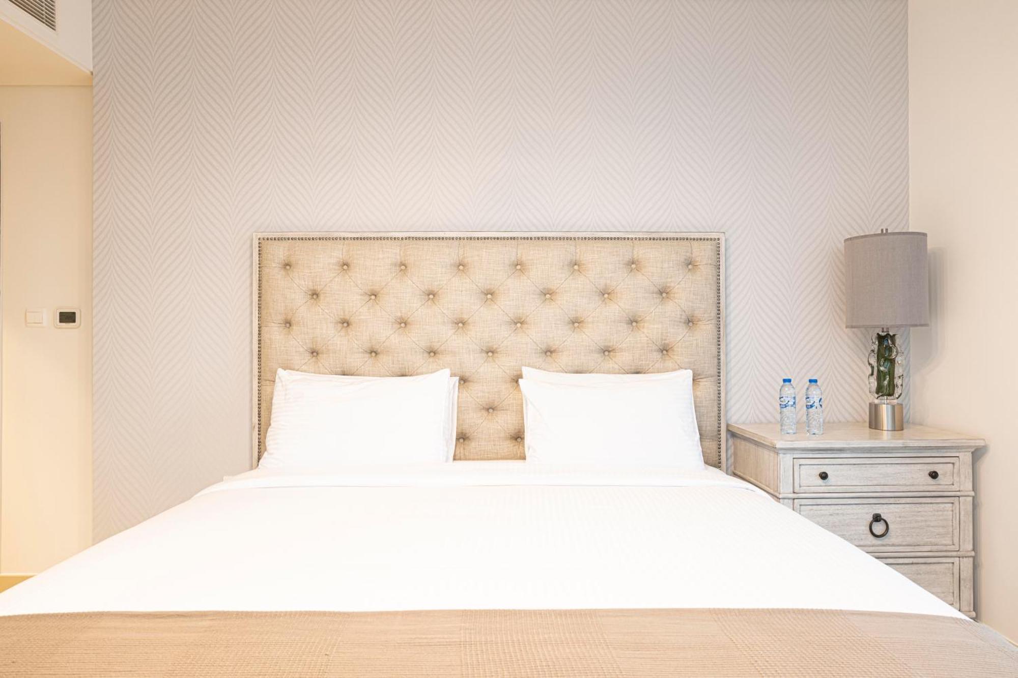 Full Burj Khalifa - 3 Bedroom + Maid In Downtown Apartment