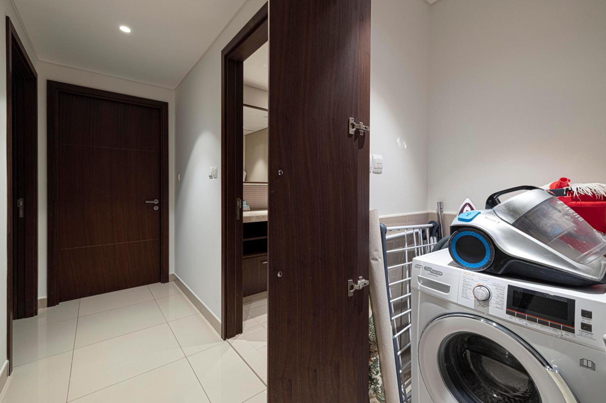 Apartment Full Burj Khalifa - 3 Bedroom + Maid In Downtown *