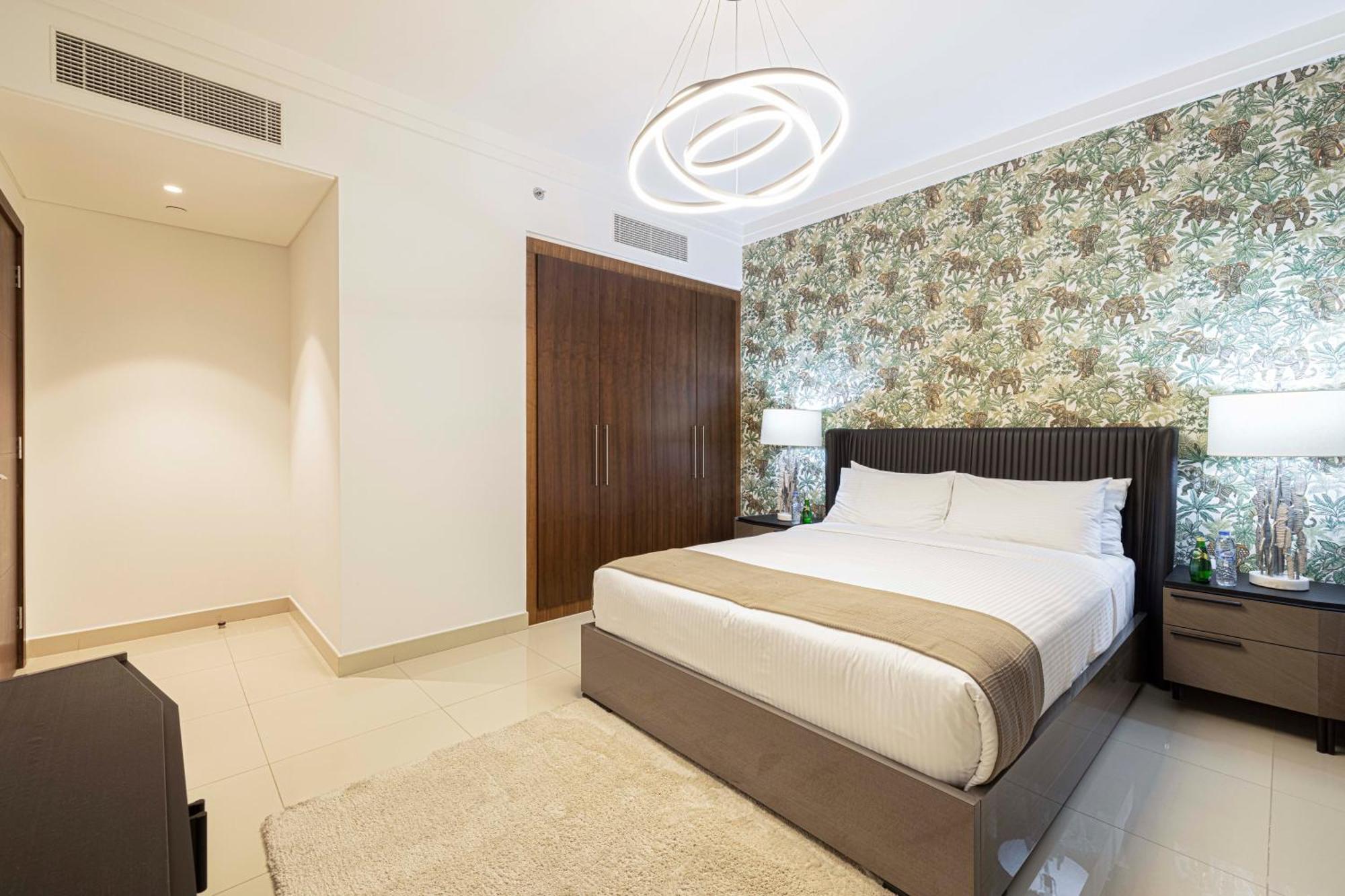 Full Burj Khalifa - 3 Bedroom + Maid In Downtown Apartment *