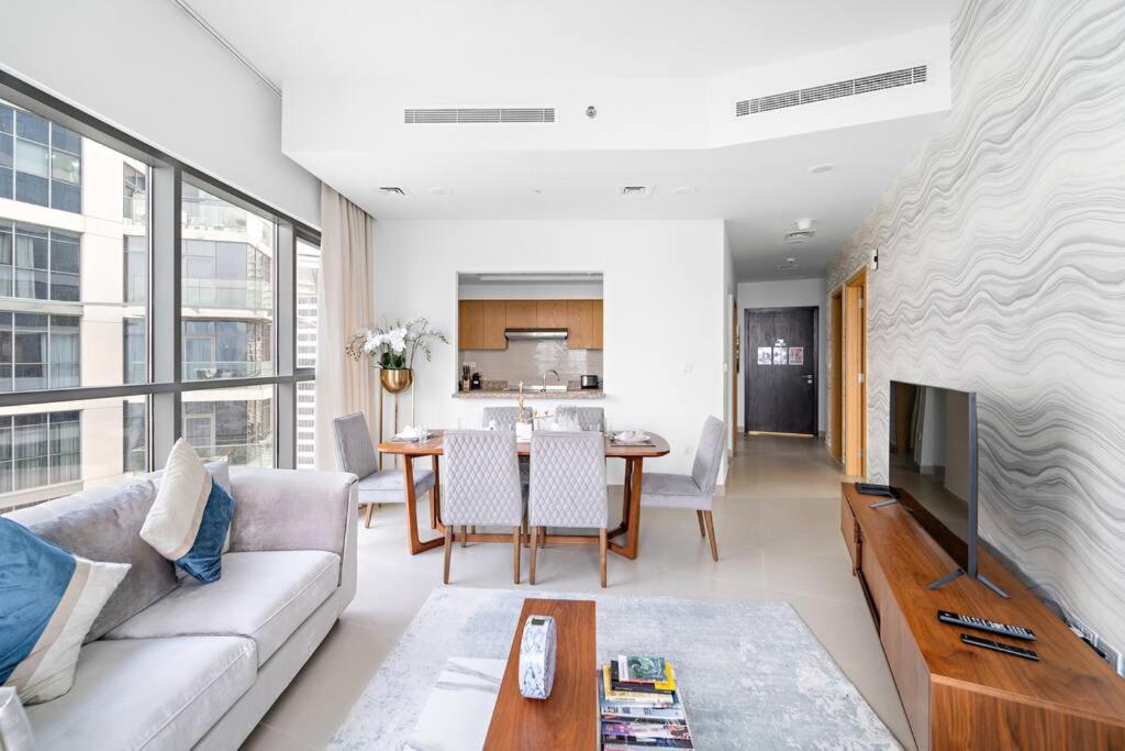 Apartamento First Class 2br Modern Oasis Dubai