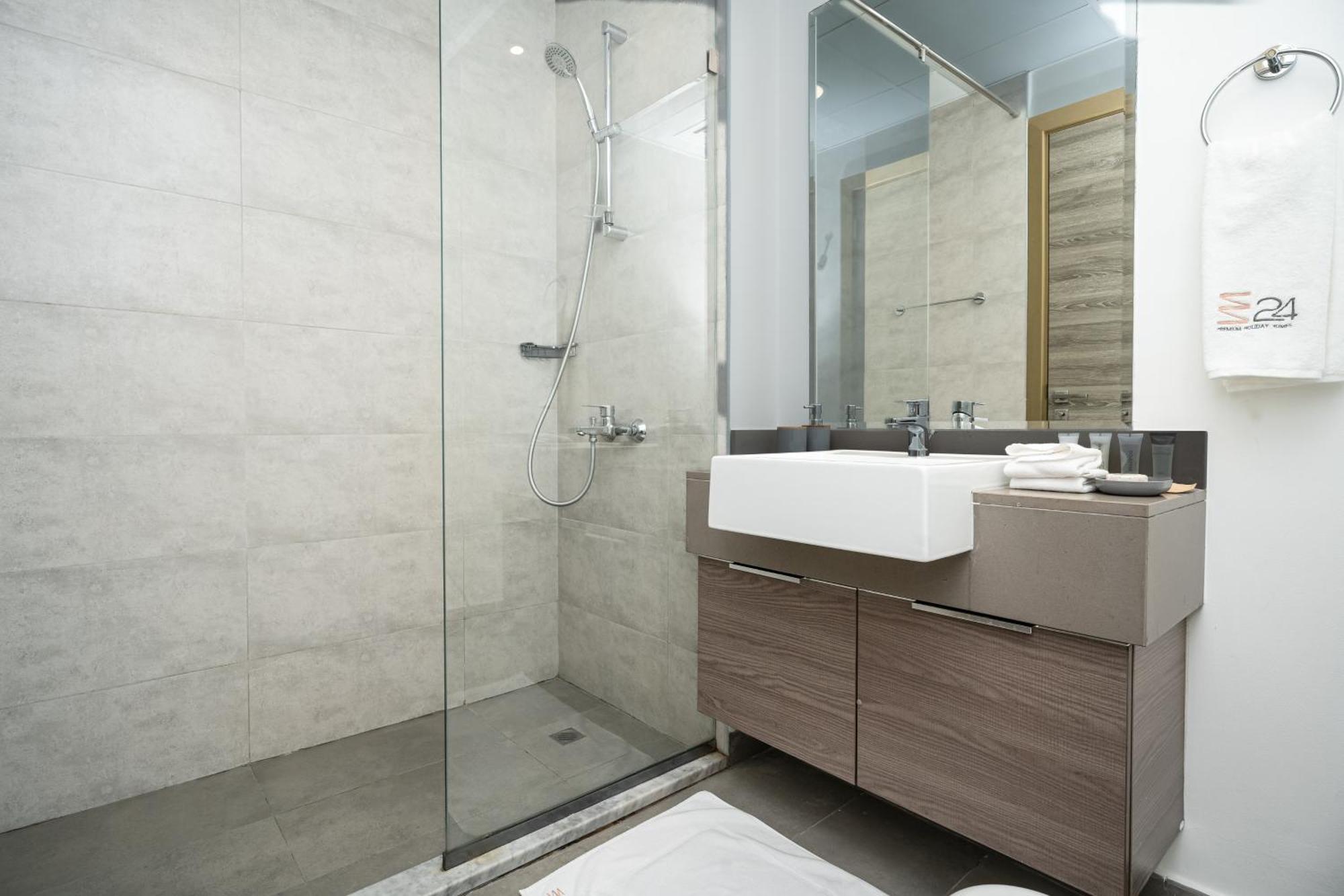 Escape24 Modern Bloom Tower Jumeirah Village Circle Jvc * Dubai