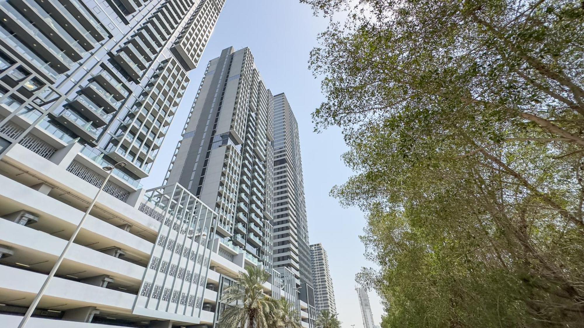 Escape24 Modern Bloom Tower Jumeirah Village Circle Jvc *