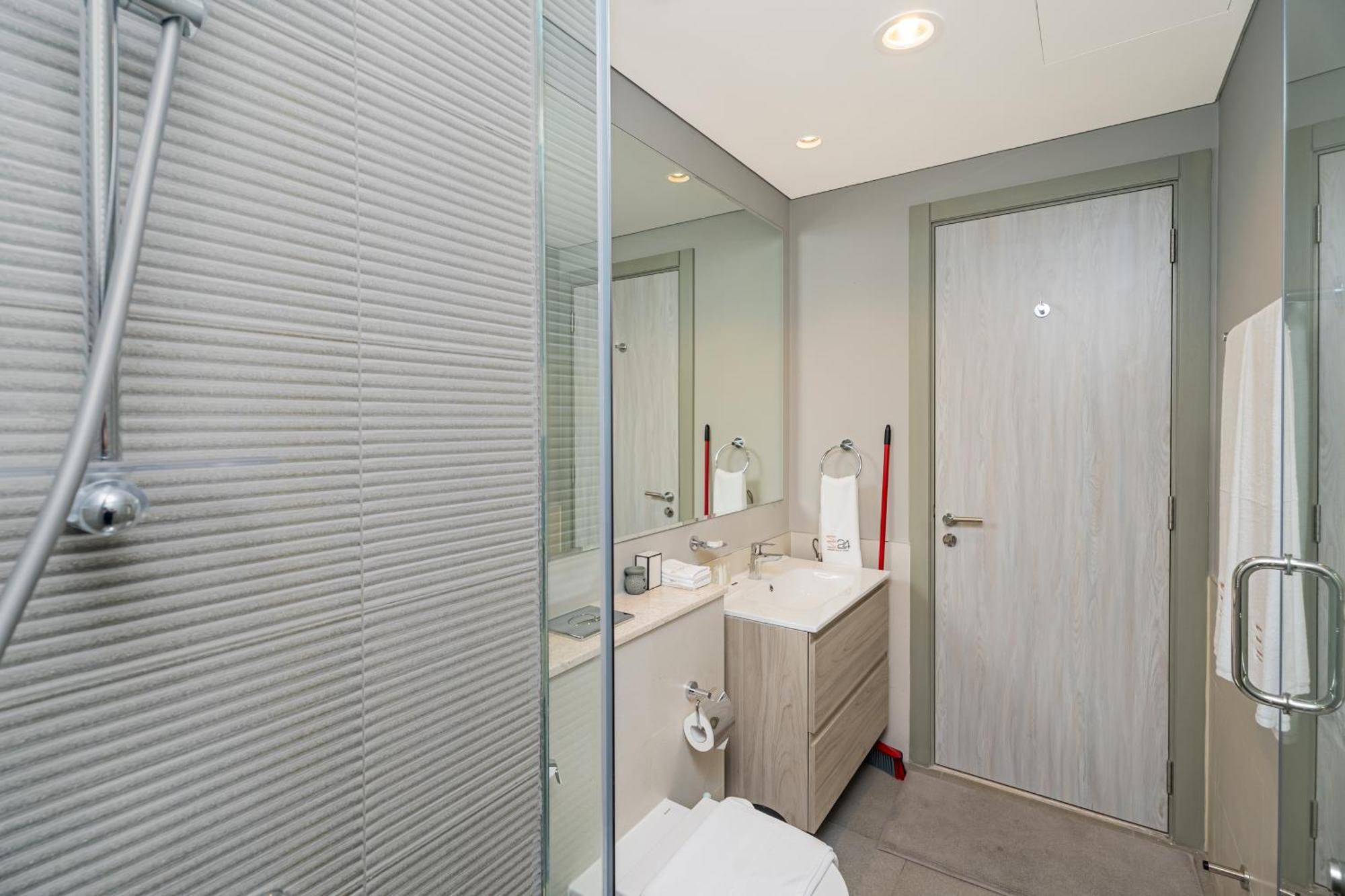 Zada Tower 1br In Business Bay Near Metro & Burj Khalifa - Escape 24 Homes