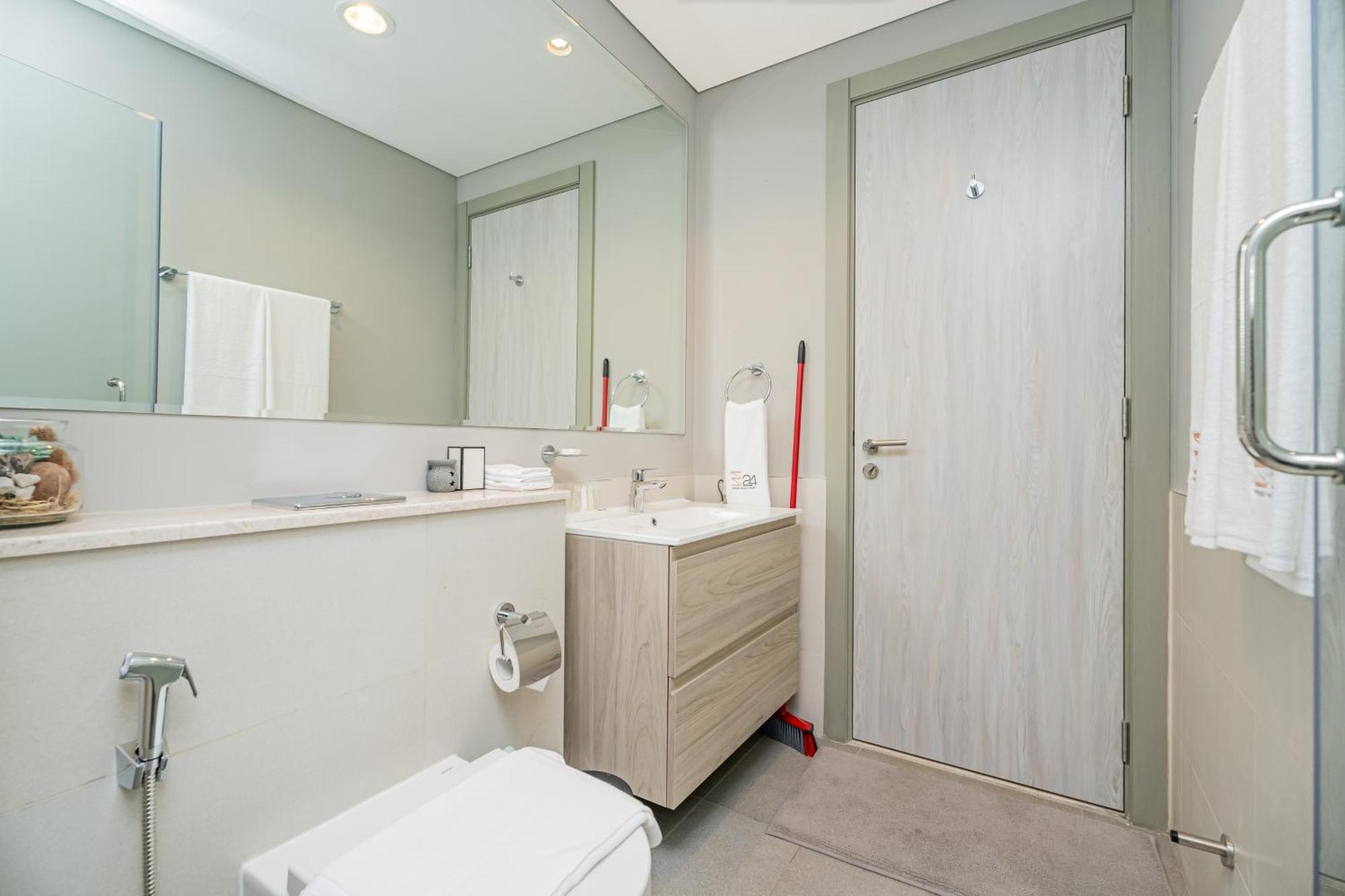 Zada Tower 1br In Business Bay Near Metro & Burj Khalifa - Escape 24 Homes Apartment