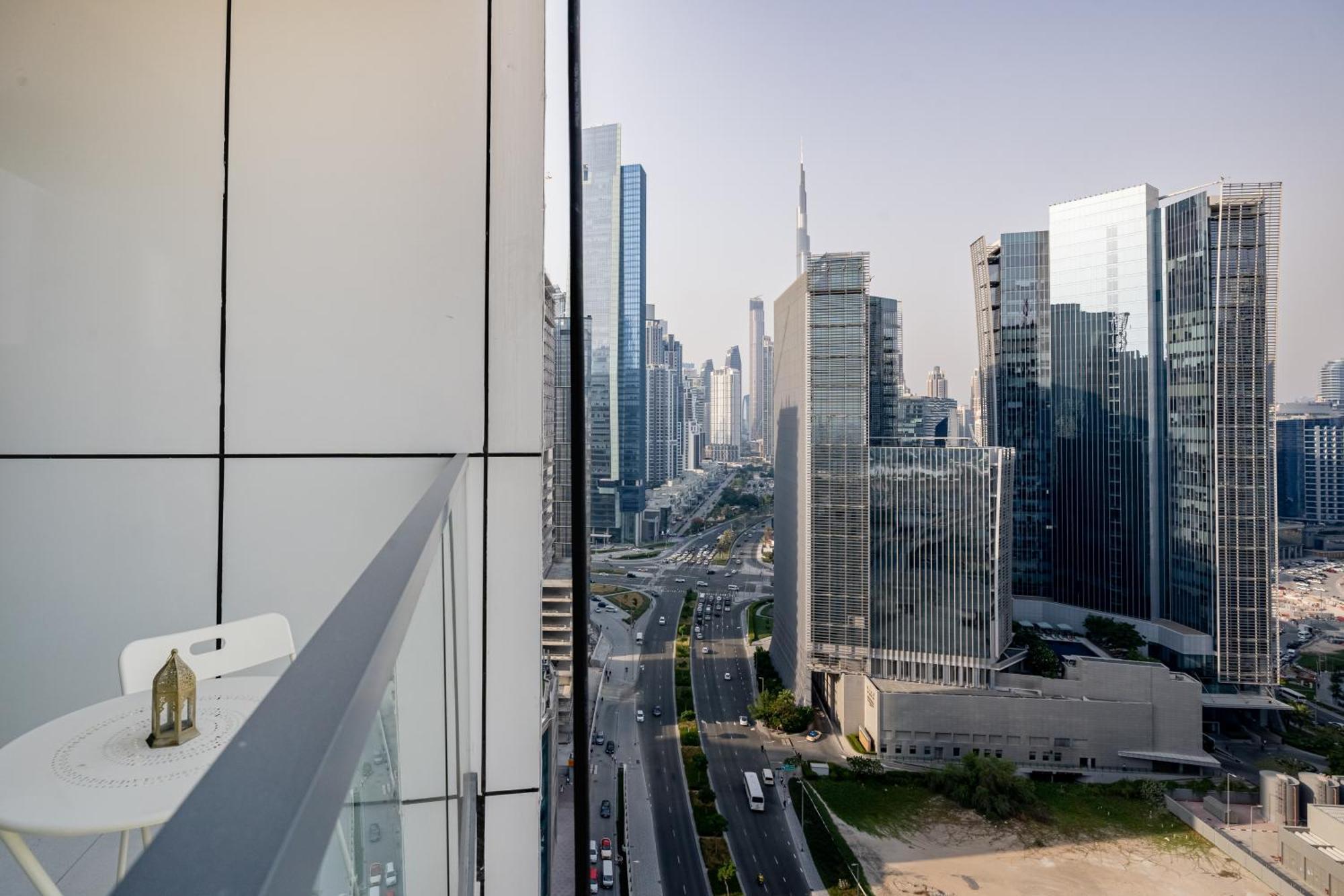 Apartment Zada Tower 1br In Business Bay Near Metro & Burj Khalifa - Escape 24 Homes Dubai