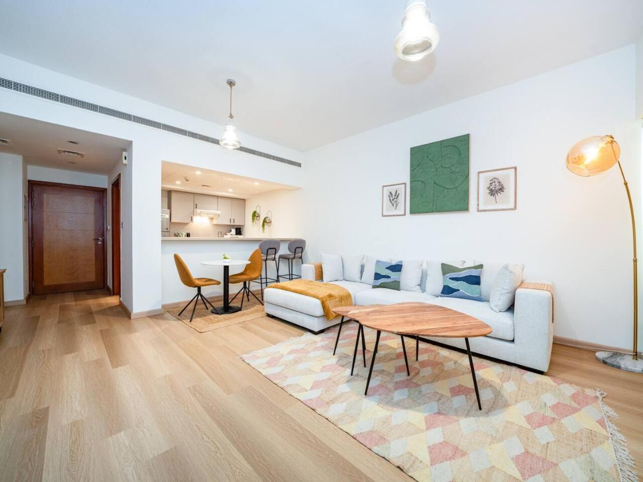 Apartment Stylish One Bedroom Sanctuary In The Greens