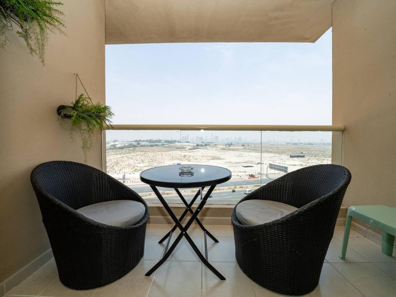 Stylish One Bedroom Sanctuary In The Greens