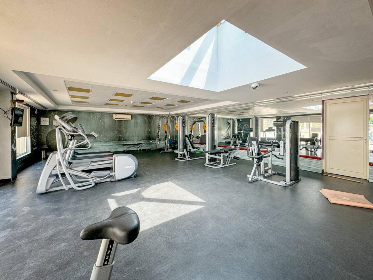 Stylish One Bedroom Sanctuary In The Greens Apartment