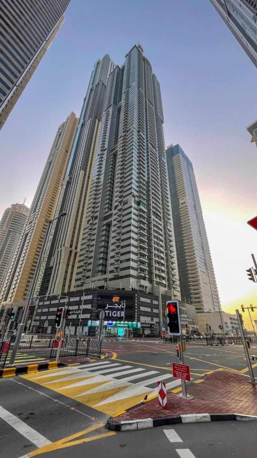 Apartment High Floor With Skyline & Burj Khalifa View 3 Bedroom Unit Marina *