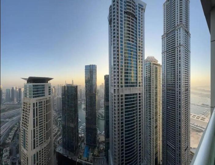 High Floor With Skyline & Burj Khalifa View 3 Bedroom Unit Marina Apartment *