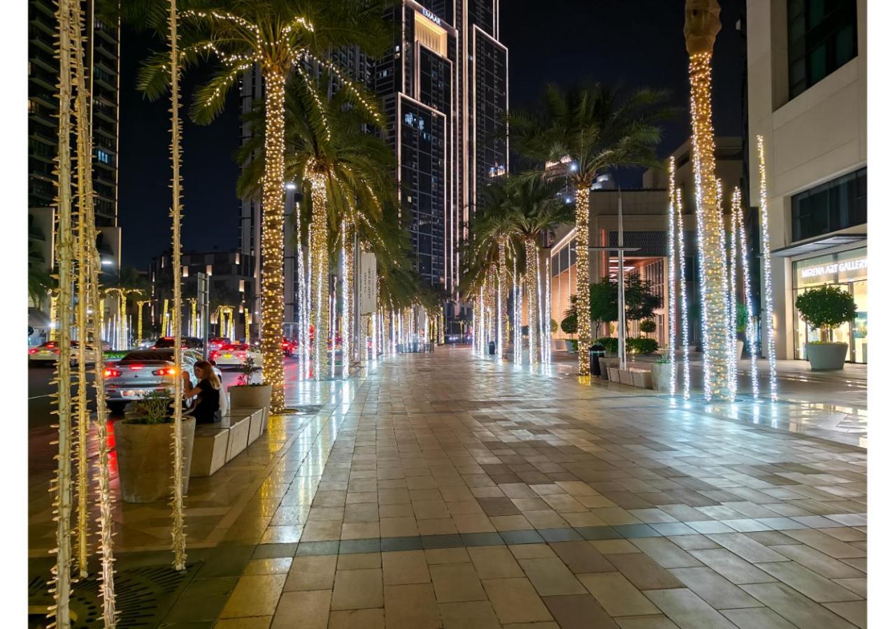 Fam Living - Act One Downtown Apartment Dubai