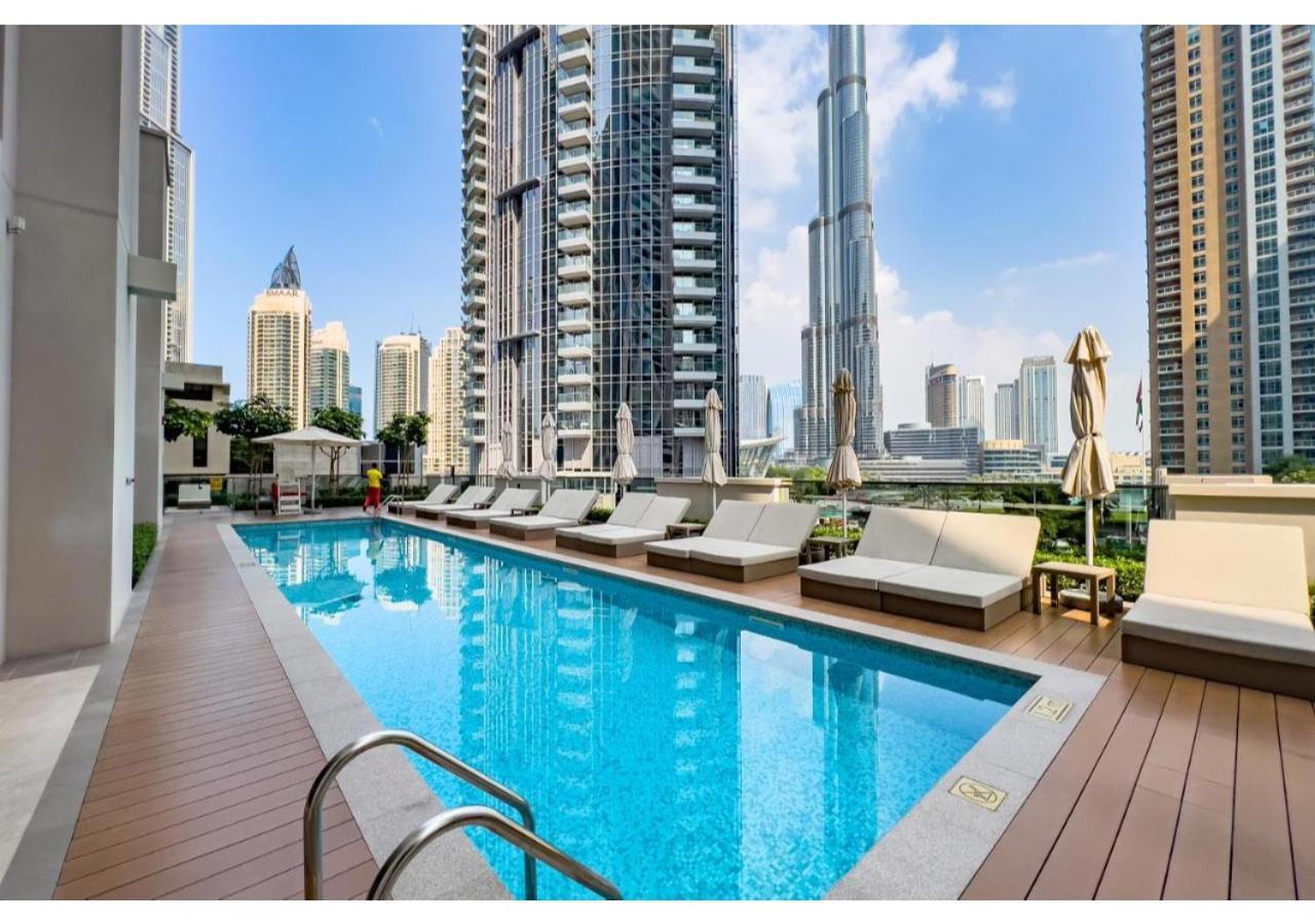 Apartment Fam Living - Act One Downtown