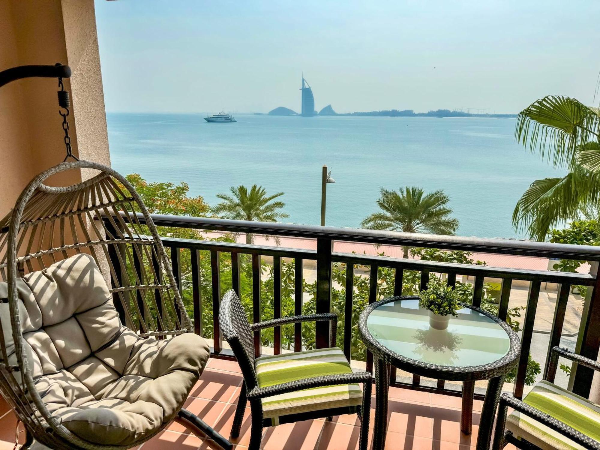 Sea View 1br In 5 Star - Palm Jumeirah Apartment