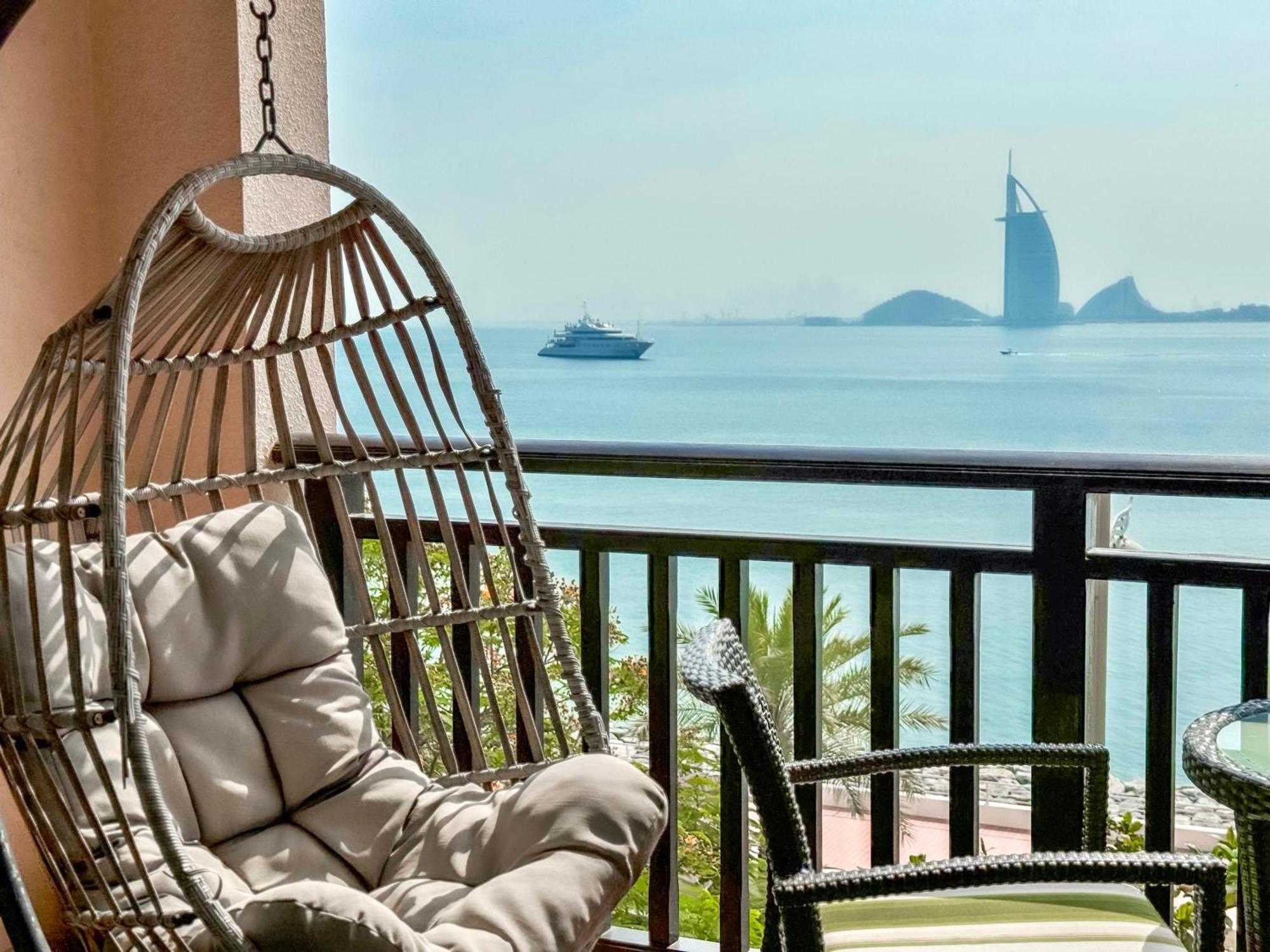Sea View 1br In 5 Star - Palm Jumeirah Apartment *