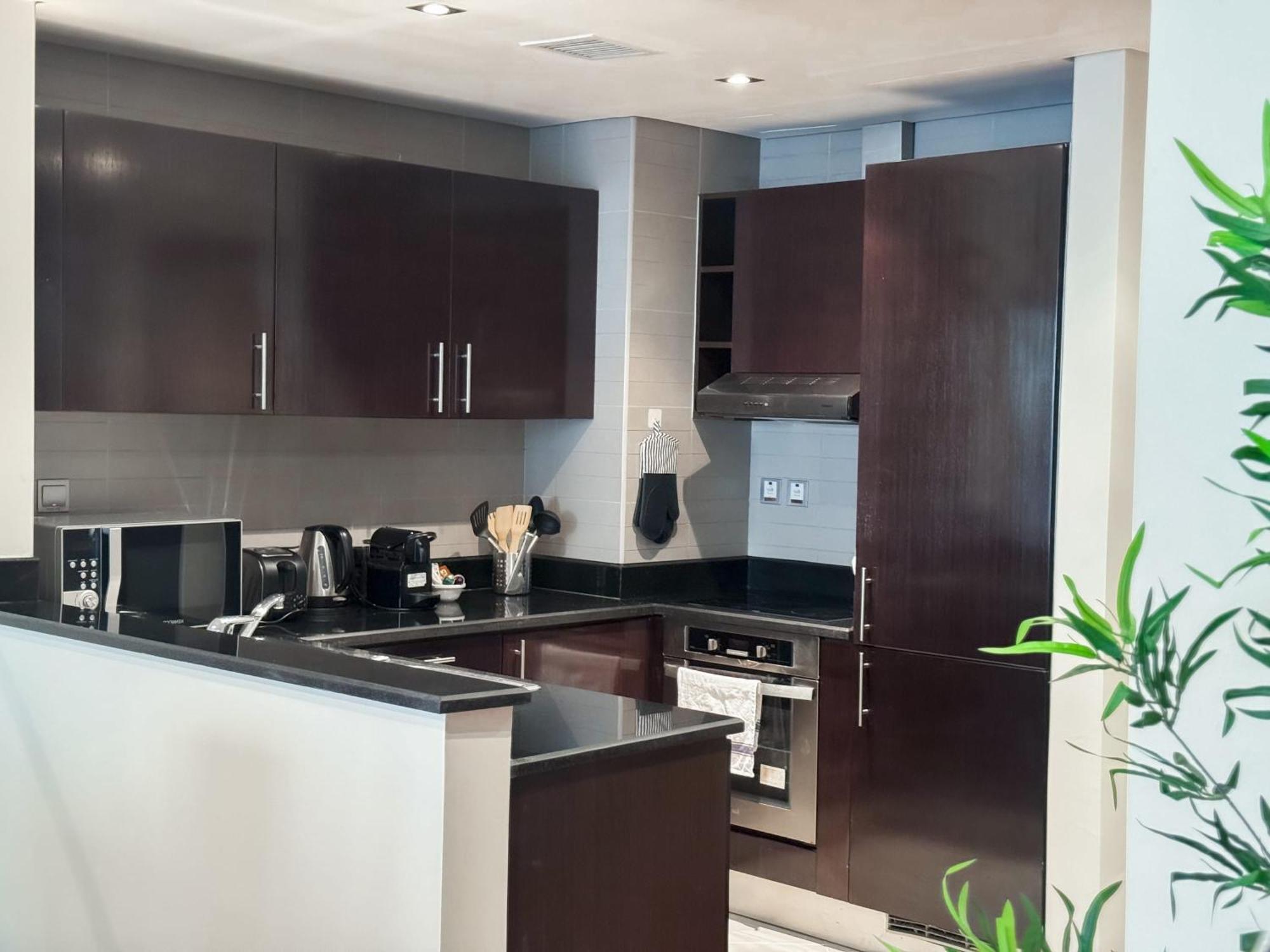 Apartment Sea View 1br In 5 Star - Palm Jumeirah *