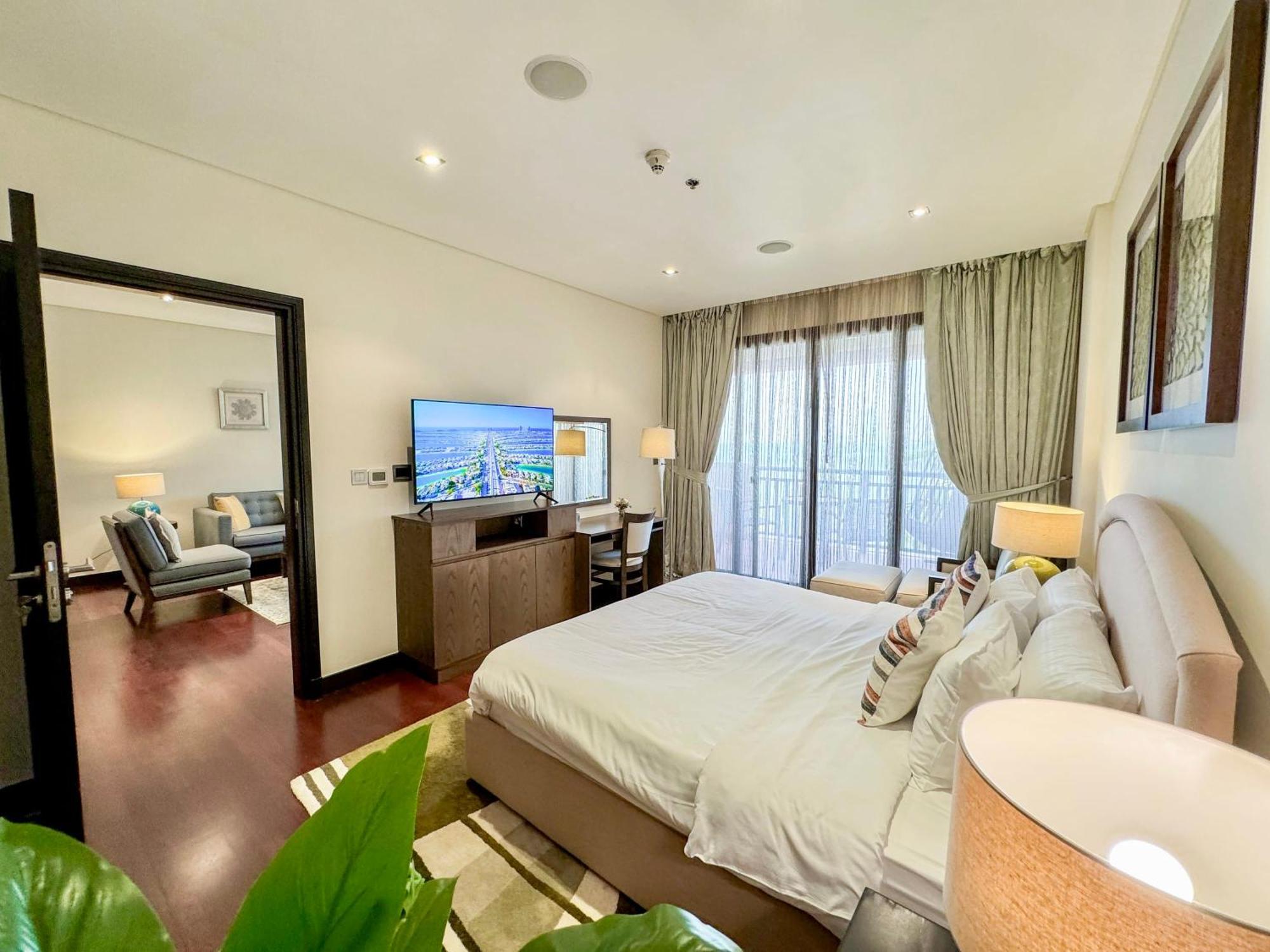 Apartment Sea View 1br In 5 Star - Palm Jumeirah *