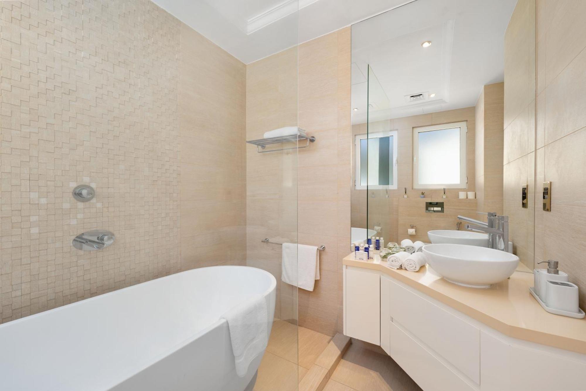 Maison Privee - Ultra-luxury With Private Pool & On Palm Dubai