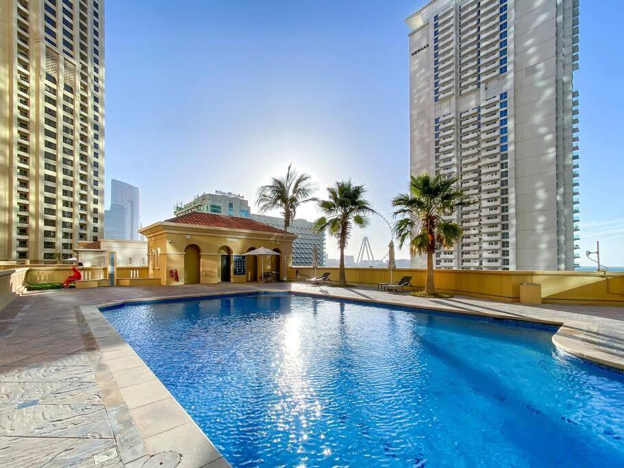Sea View 3br With Access, Dining & Concierge