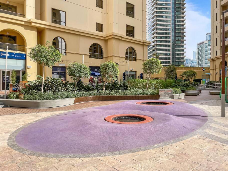 Sea View 3br With Access, Dining & Concierge Apartment