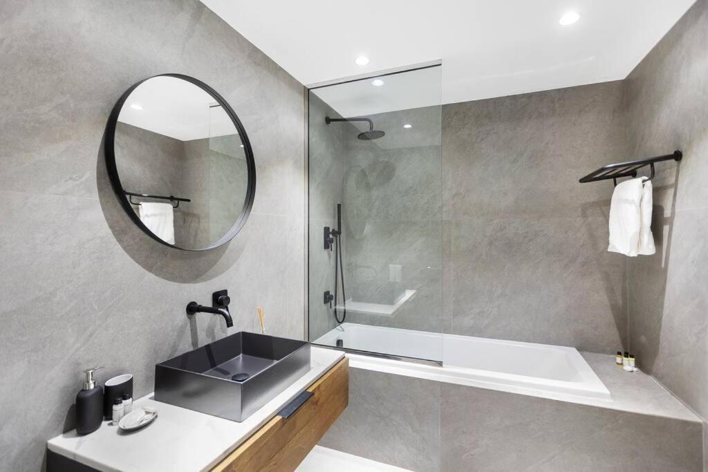 Sea View 3br With Access, Dining & Concierge Apartment Dubai