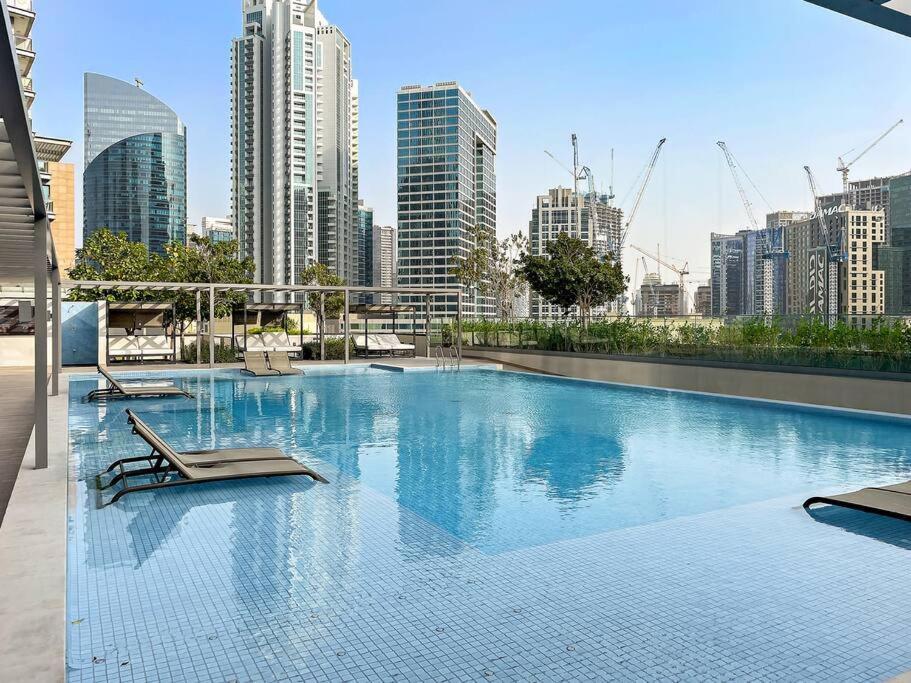 First Class Studio Premium And Luxurious Apartment *