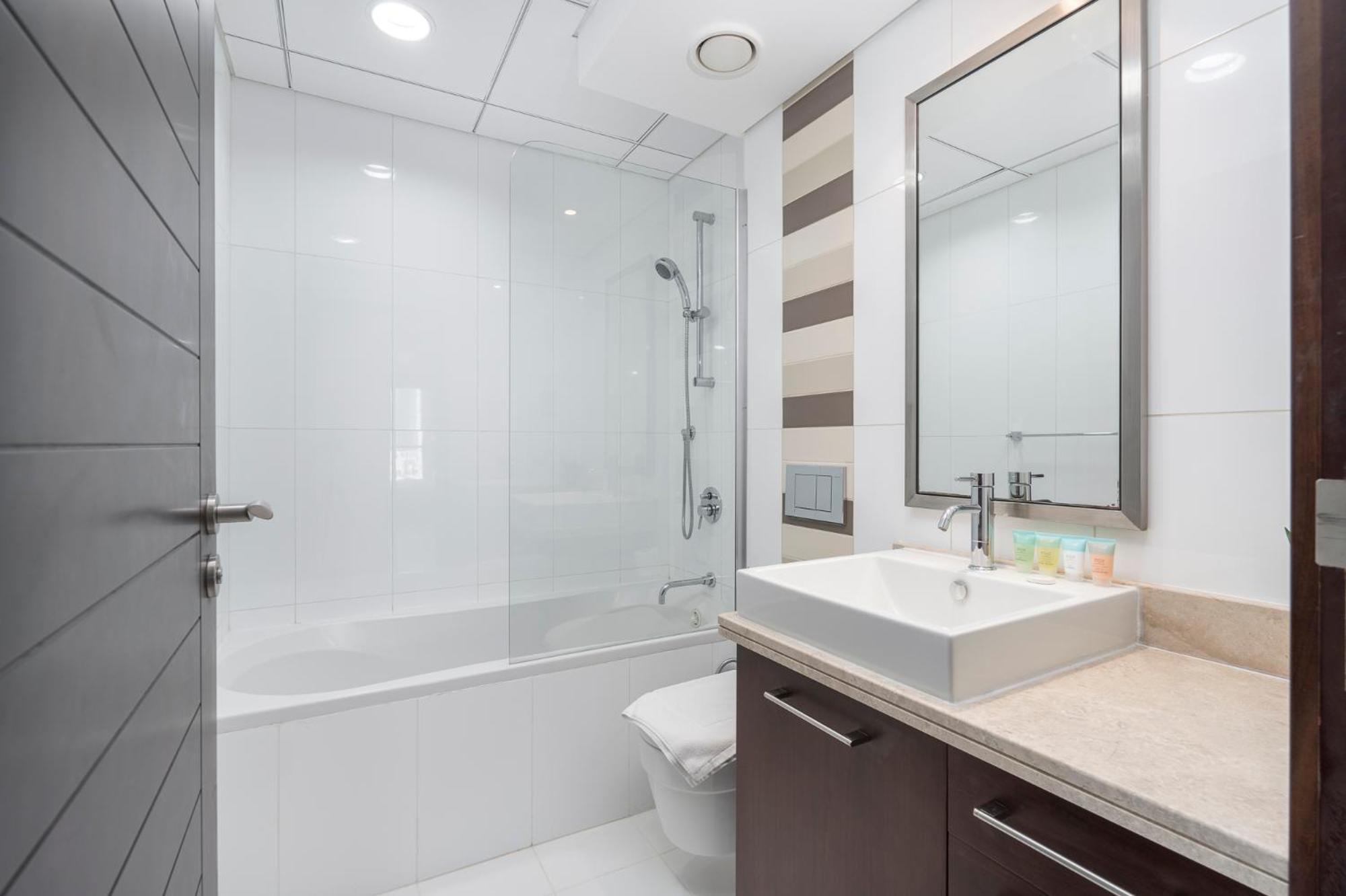 Boulevard 2 Br- Burj Khalifa-dubai Mall- Pool-gym Daire *
