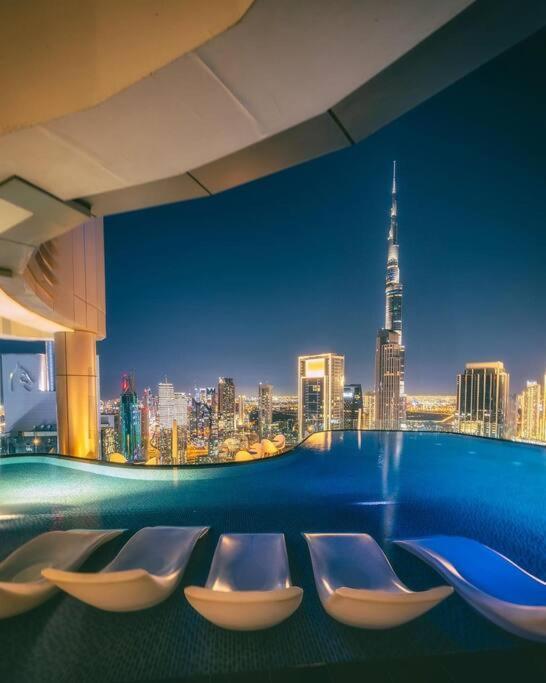 Apartment 3 King Beds - 7mins To Mall - High Floor Sun Set And Sea View Dubai