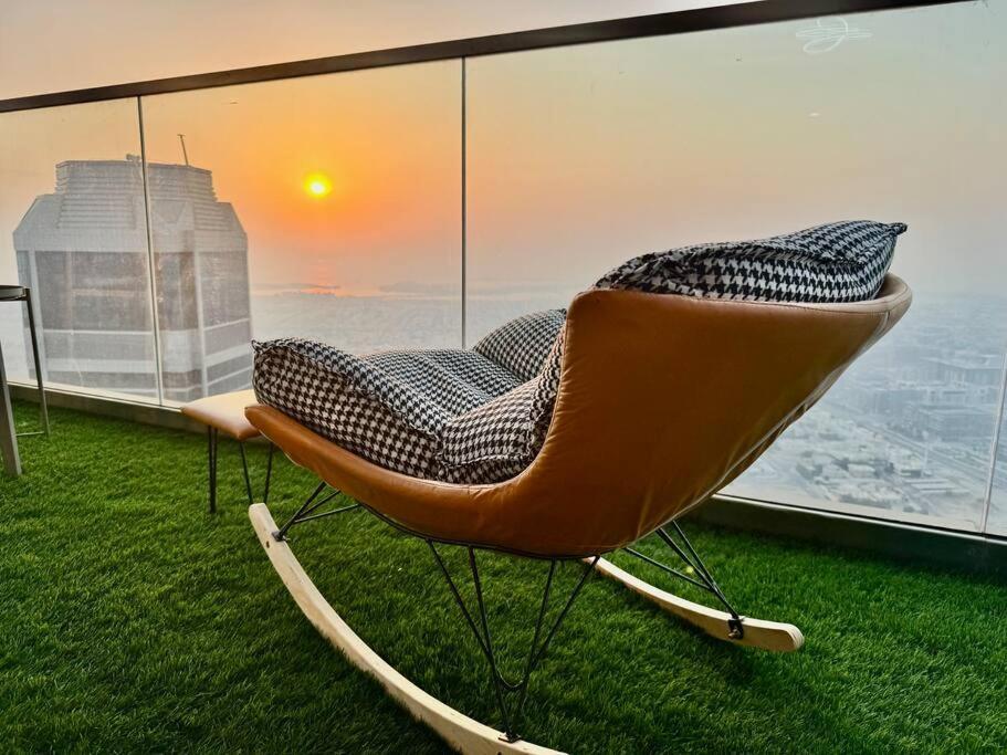 3 King Beds - 7mins To Mall - High Floor Sun Set And Sea View *