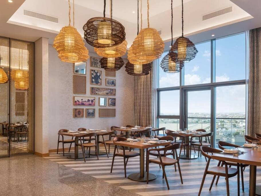 3 King Beds - 7mins To Mall - High Floor Sun Set And Sea View Dubai