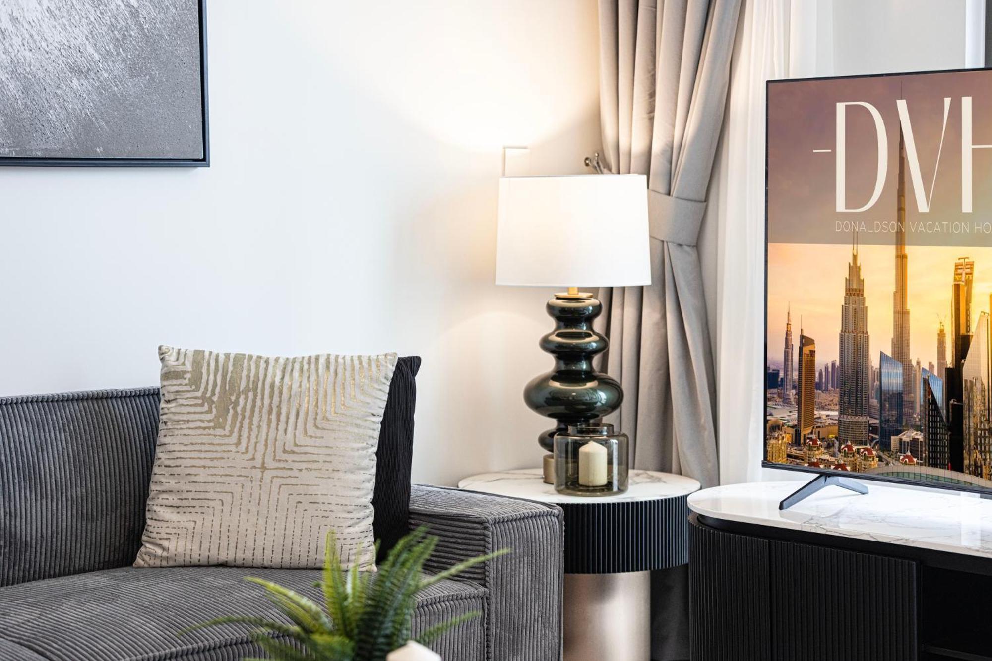 Burj Crown - Sky High Downtown Elegance Ocean View Mall Apartment *