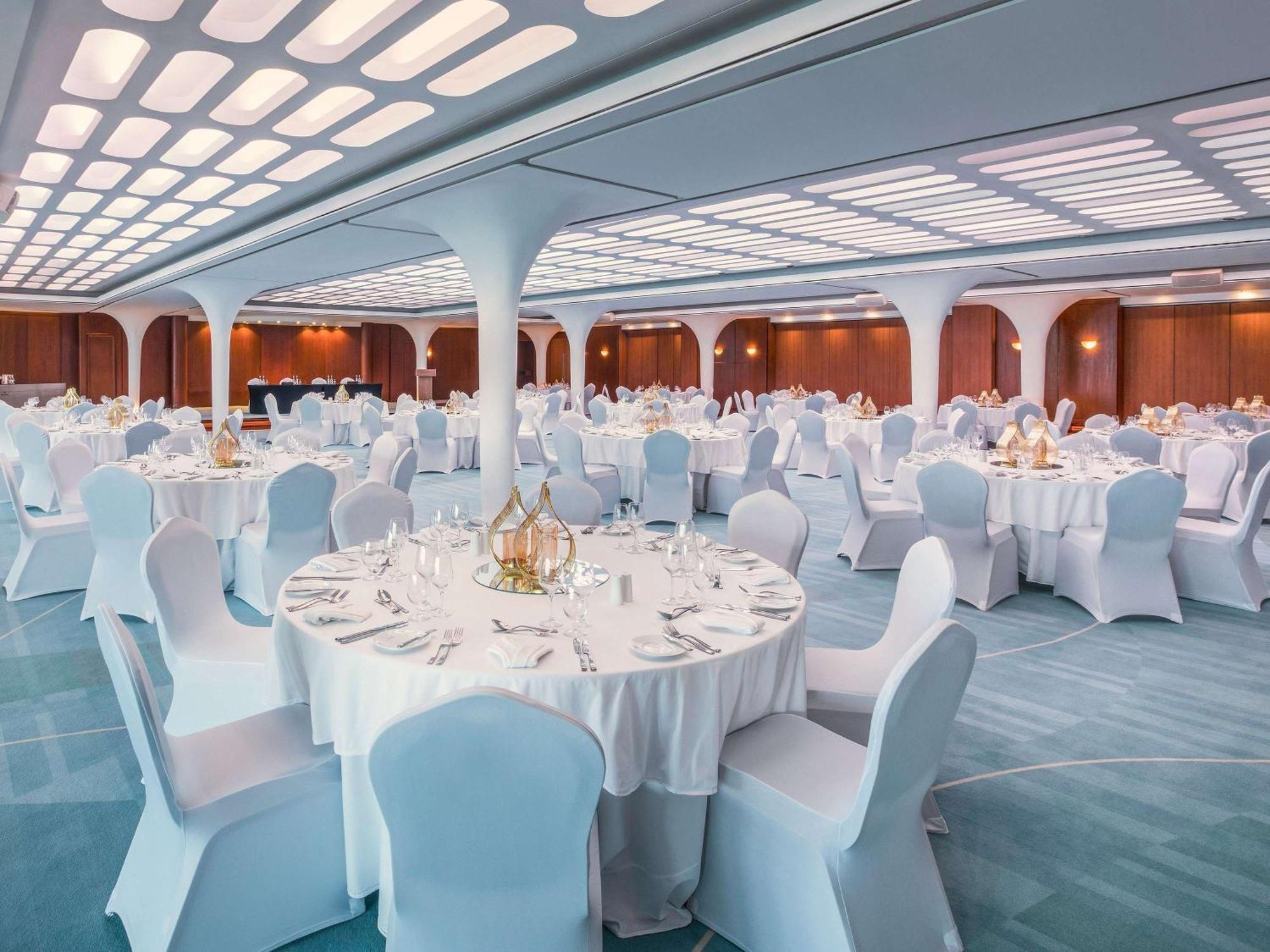 Queen Elizabeth 2 Dubai