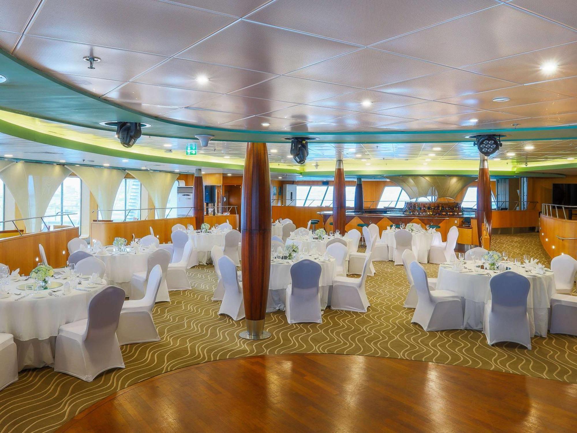 Hotel Queen Elizabeth 2