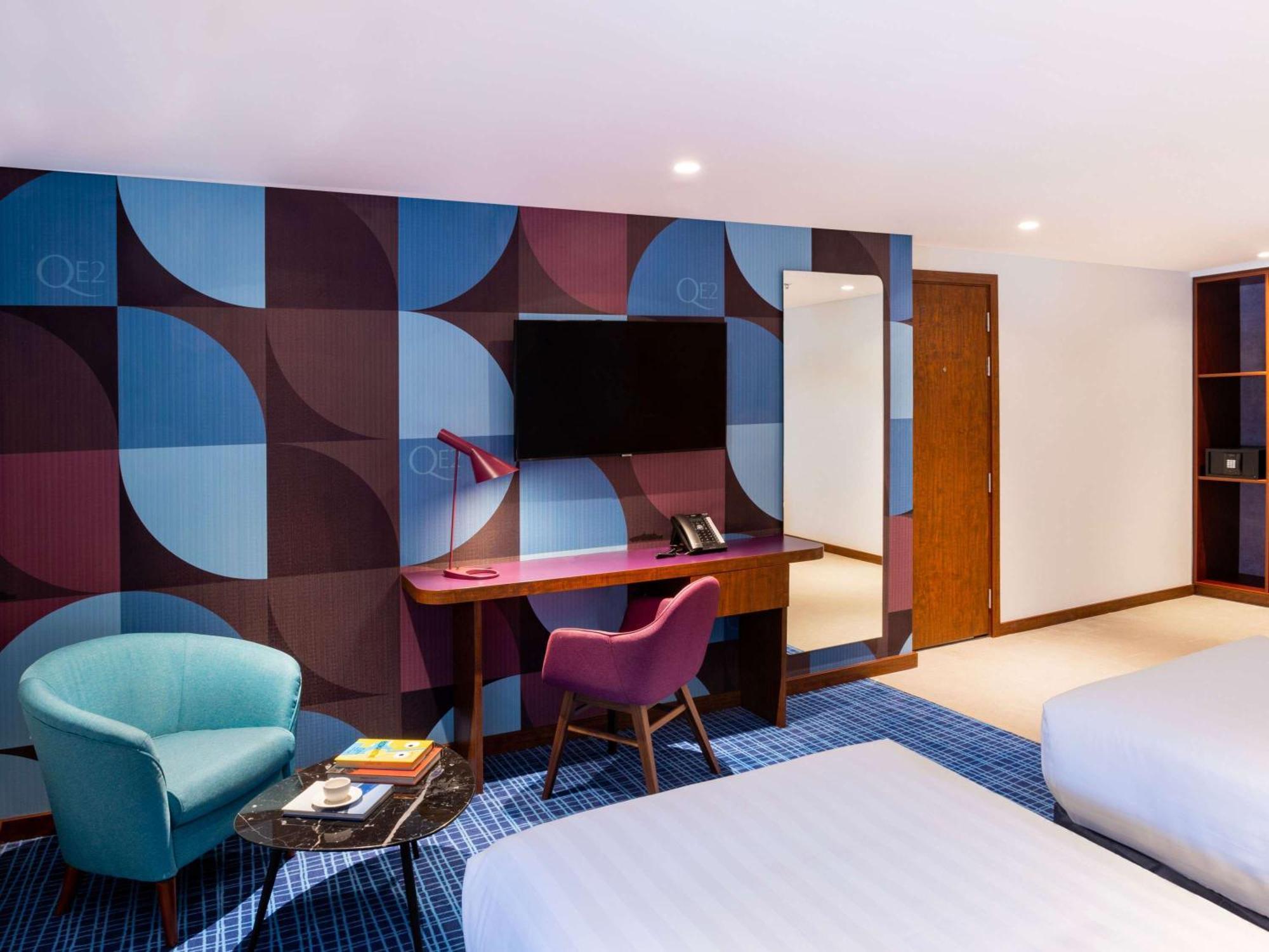 Hotel Queen Elizabeth 2