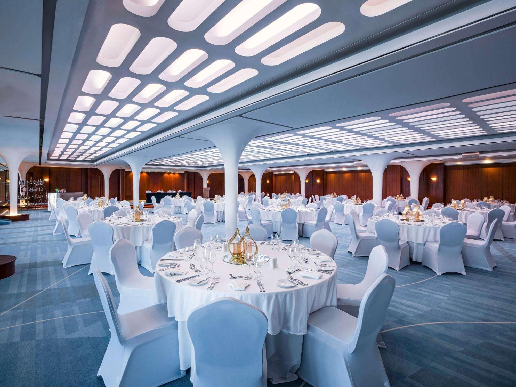 Queen Elizabeth 2 Hotel