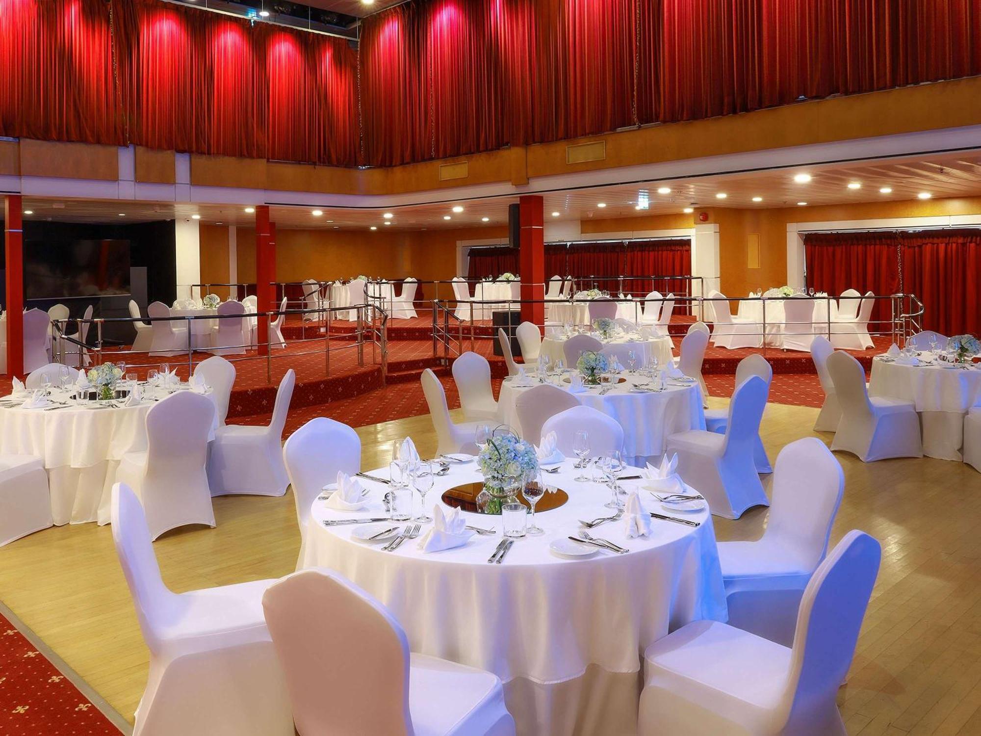 Queen Elizabeth 2 Hotel
