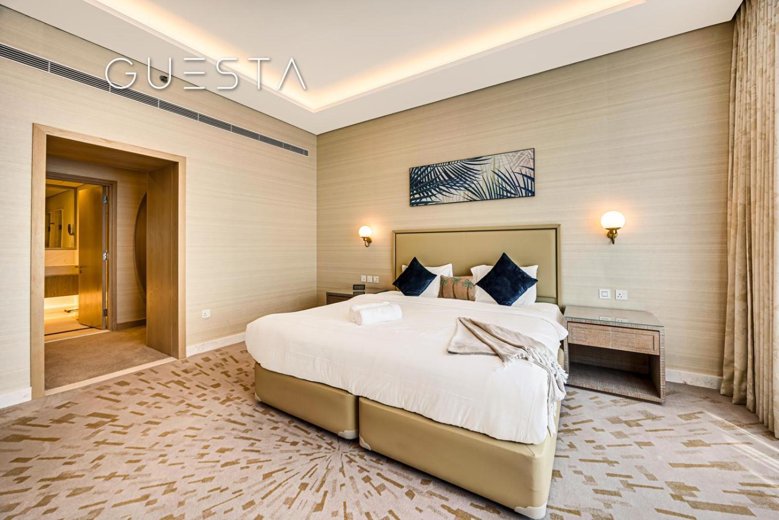 The Palm Tower, Nakheel Mall, Palm Jumeirah Dubai