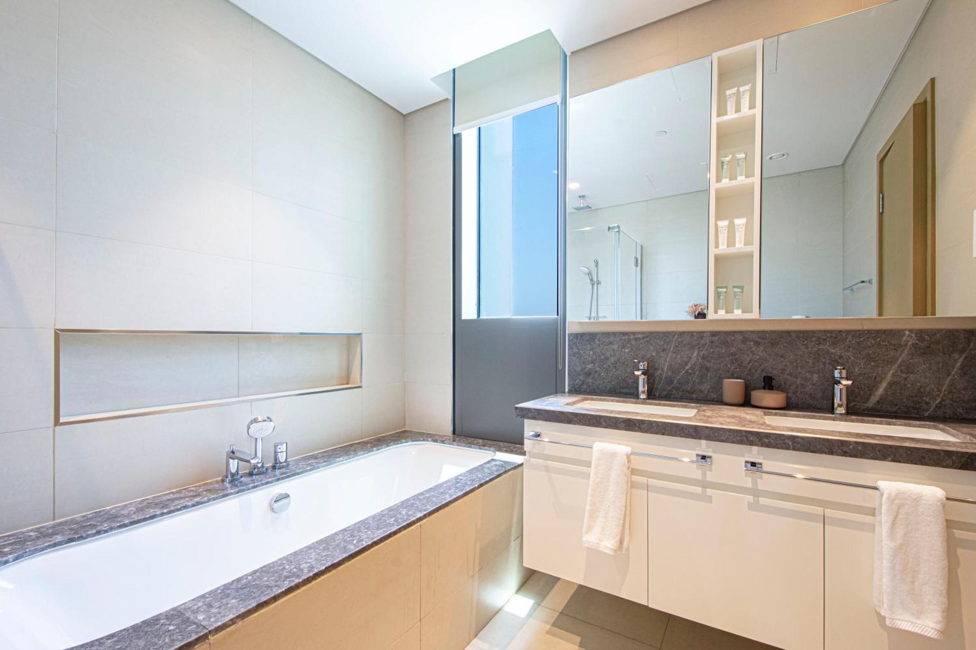 Magnificent 3br With Full Burj Khalifa & Fountain View *