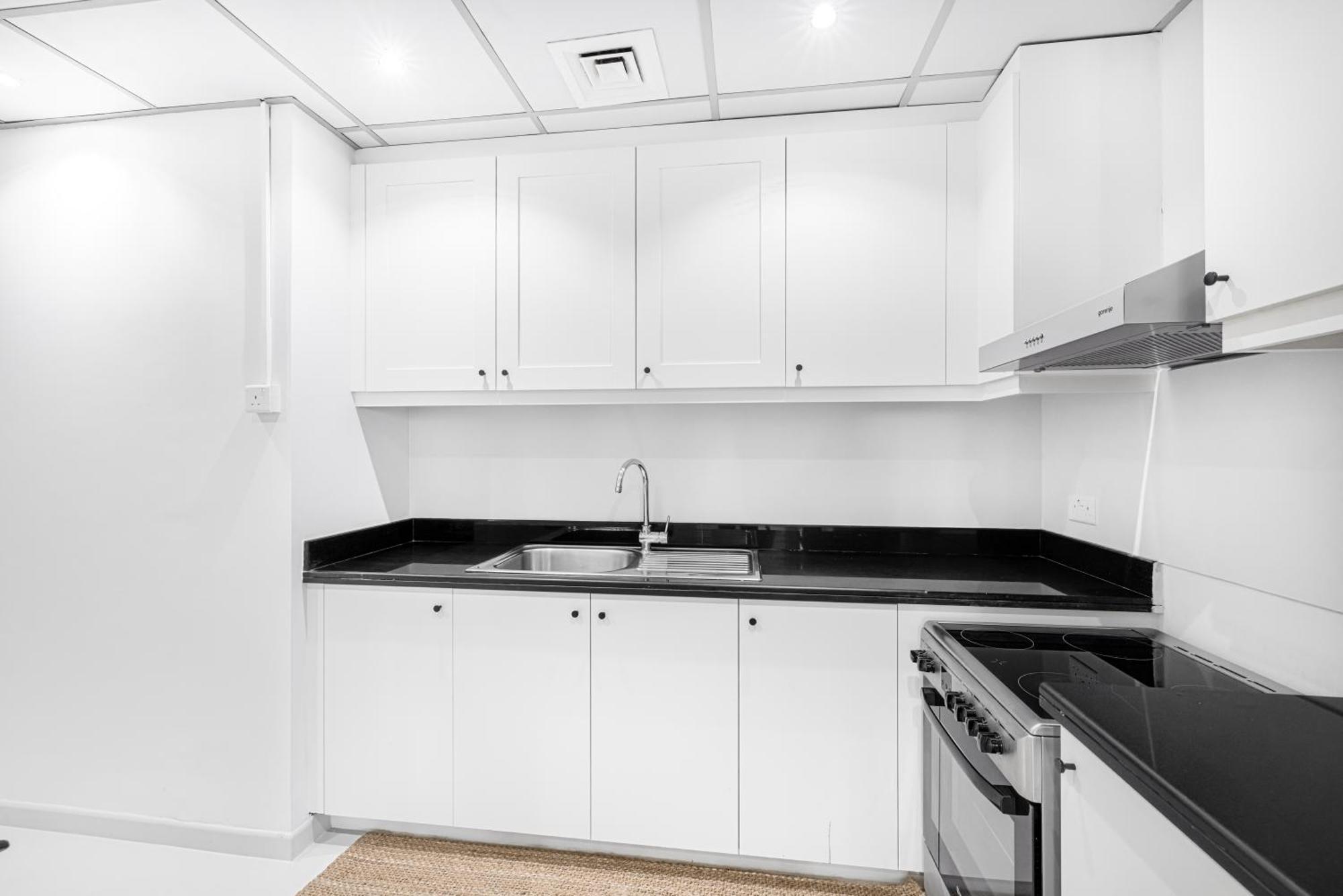 Seafront Newly Renovated 2br In Jbr Apartment
