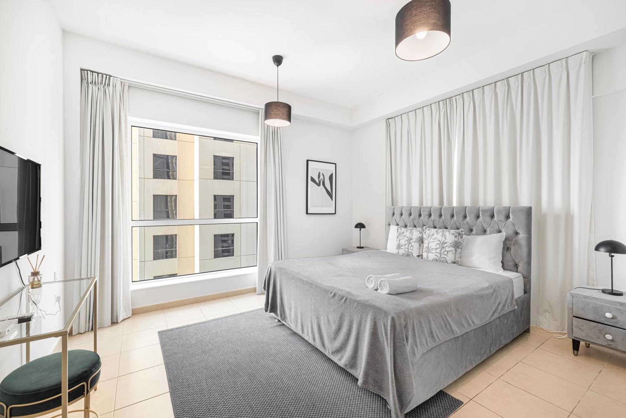 Seafront Newly Renovated 2br In Jbr Dubai