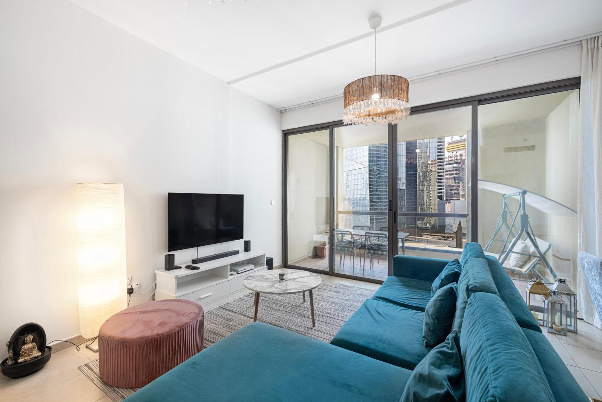 Seafront Newly Renovated 2br In Jbr *
