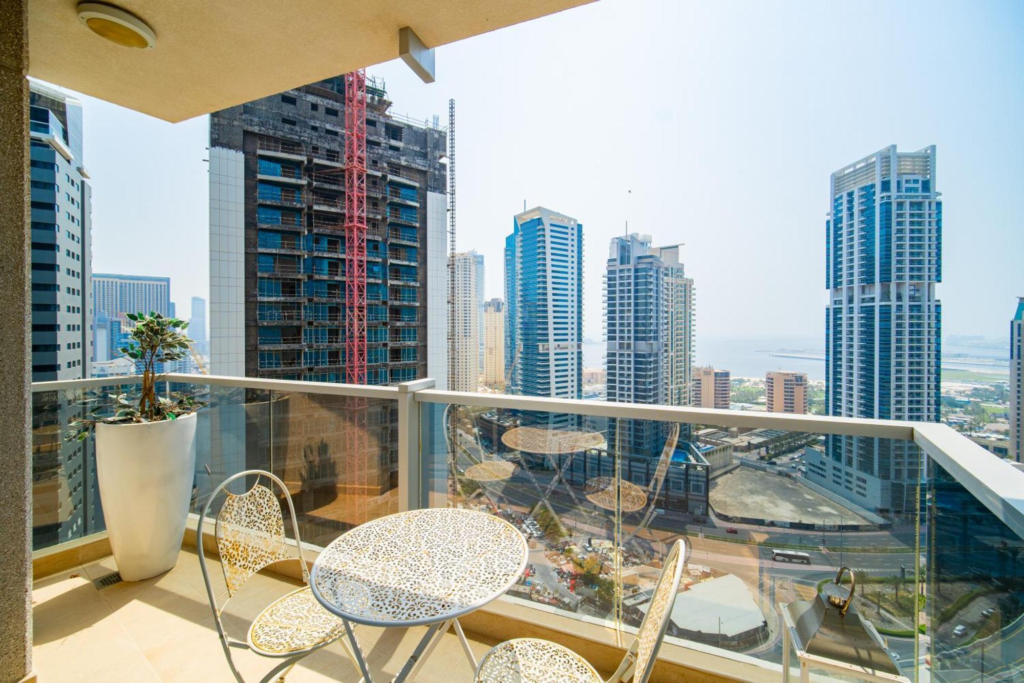 Marina Tower - Stunning 1bhk With Marina View By Elegant Escape's *