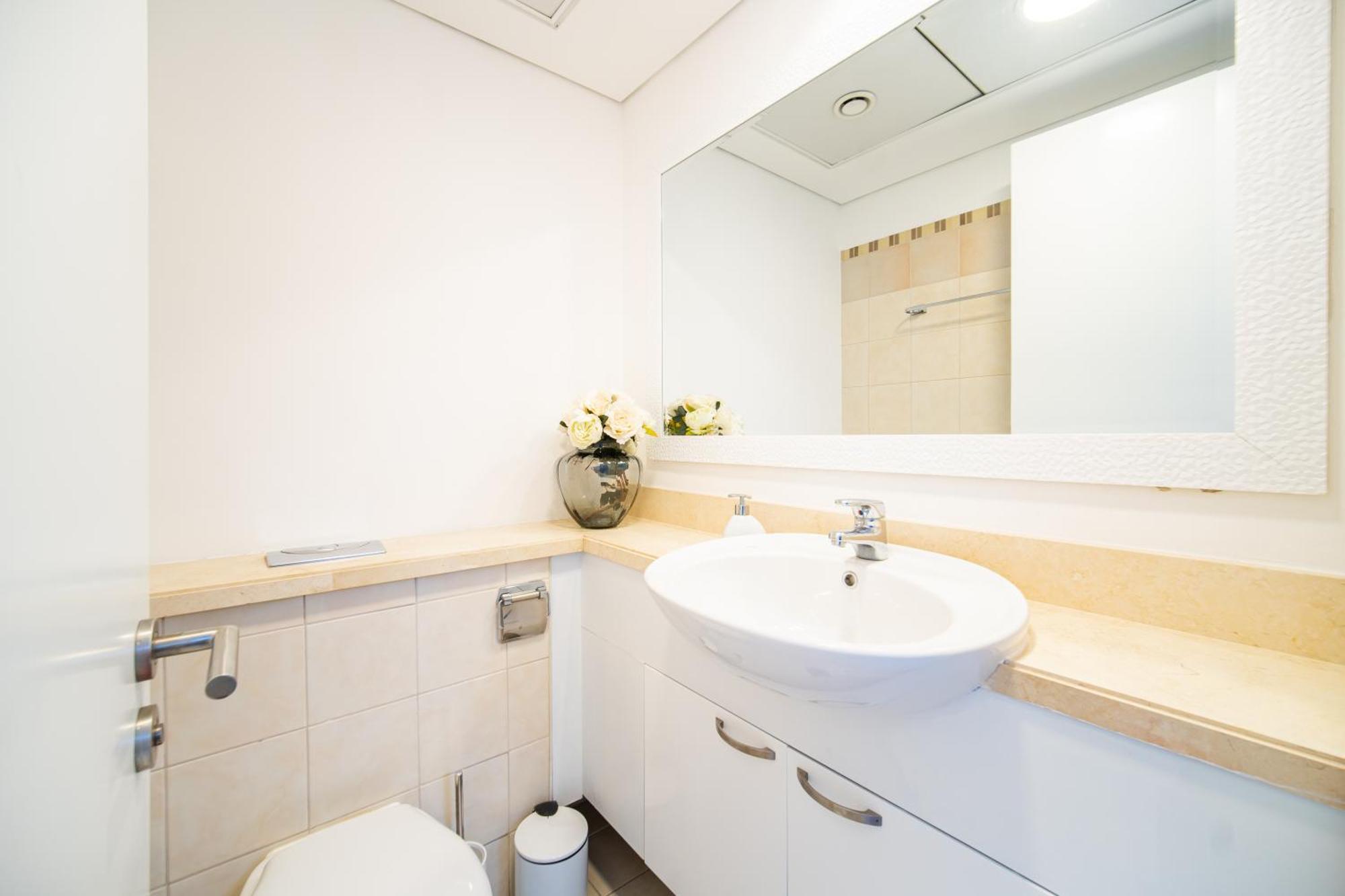 Marina Tower - Stunning 1bhk With Marina View By Elegant Escape's Dubai