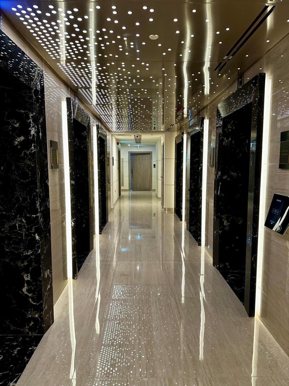 Brand New Luxurious 3br - Pool, Gym & Uptown Views Dubai