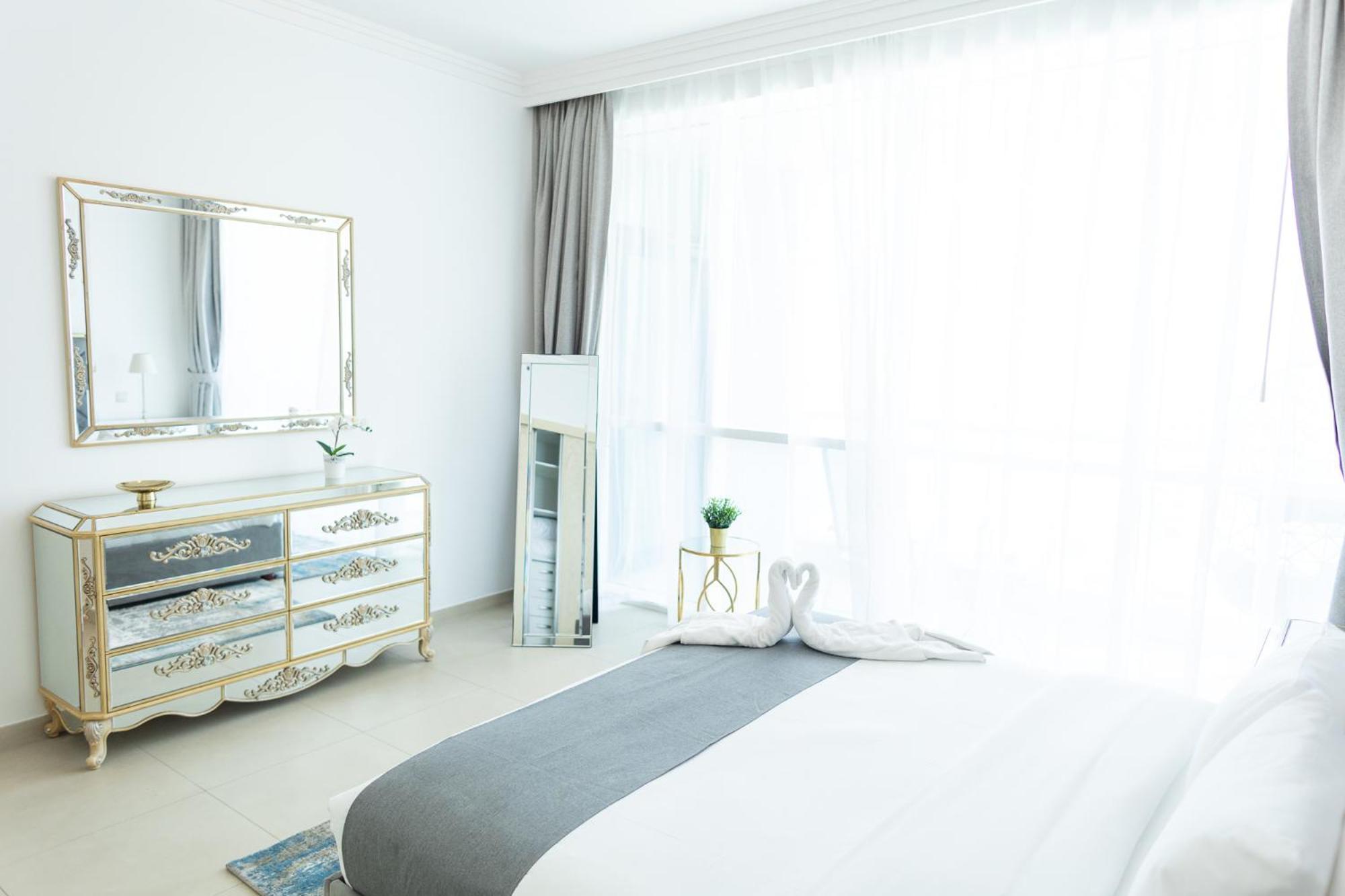 La Vie Jbr By Happy Season Dubai